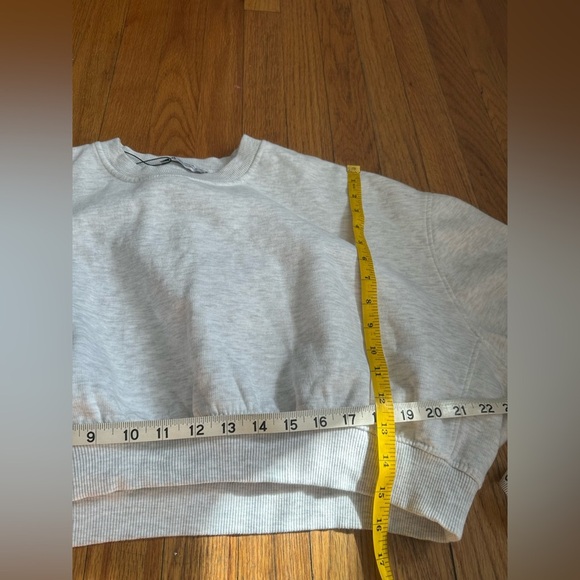 SOLD OUT 
Zara Light Gray Ribbed Top - Picture 4 of 4
